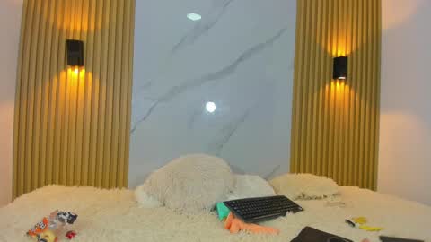 Snapshot of kitty_gill chatting on December 21, 5:40 pm kitty_gill online show from December 21, 5:40 pm