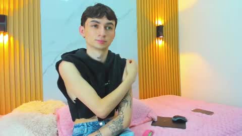 Snapshot of kitty_gill chatting on December 28, 5:35 pm kitty_gill online show from December 28, 5:35 pm