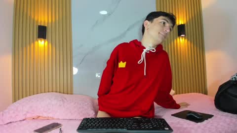 Snapshot of kitty_gill chatting on January 7, 10:43 am kitty_gill online show from January 7, 10:43 am
