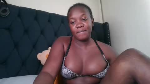 kitty_kerry online show from October 21, 5:52 am