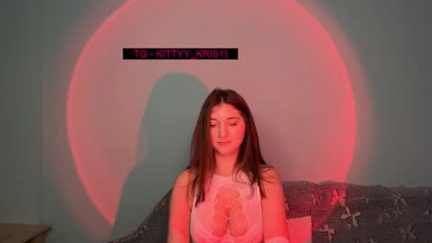 kitty_kristy1 online show from November 26, 10:33 pm