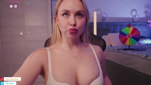 Kelsi and Ricky online show from March 24, 2:44 pm