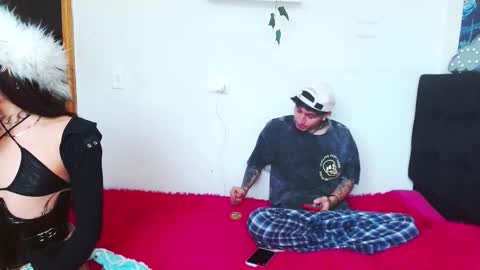 kitty_vaal online show from November 18, 1:15 pm