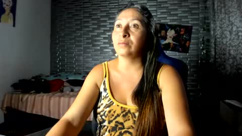 Snapshot of kitty_violet_ chatting on July 1, 11:26 pm violet online show from July 1, 11:26 pm