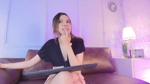 Snapshot of kittybloom_ chatting on April 17, 1:58 pm Kitty online show from April 17, 1:58 pm