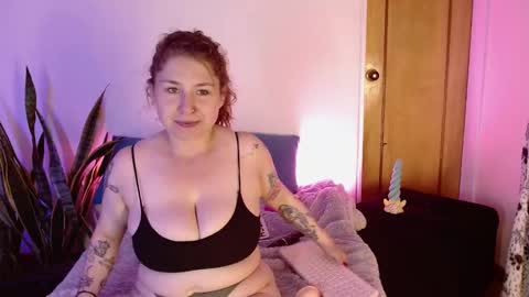 LAURA  help me reach 100likes online show from September 26, 6:45 pm