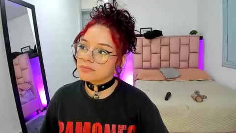 Snapshot of kittycute_cg chatting on January 11, 12:01 am Jenn online show from January 11, 12:01 am