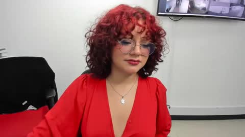 Snapshot of kittycute_cg chatting on February 2, 1:23 am Jenn online show from February 2, 1:23 am