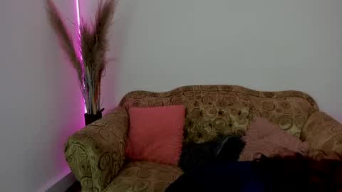 Snapshot of kittycute_cg chatting on February 7, 9:15 pm Jenn online show from February 7, 9:15 pm