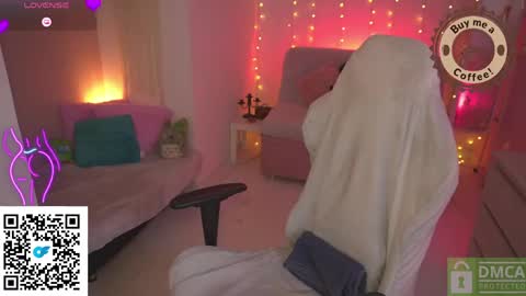 Snapshot of kittygrey chatting on June 4, 2:23 pm Samantha Grey online show from June 4, 2:23 pm