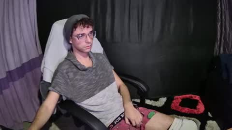KittyCamKat online show from June 17, 8:17 am