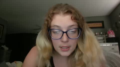 Snapshot of kittykat3535sx chatting on September 23, 7:06 pm kittykat3535sx online show from September 23, 7:06 pm
