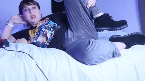 Snapshot of kittykay86 chatting on February 10, 11:36 am Bella Blue BBW online show from February 10, 11:36 am