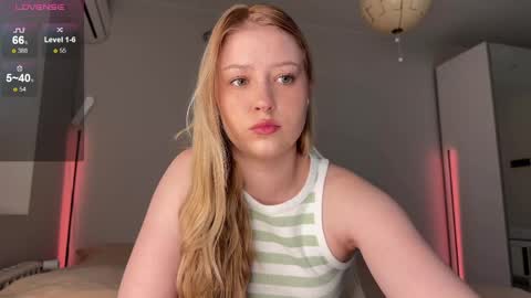 Snapshot of kittyloffe chatting on June 10, 3:07 am Monika online show from June 10, 3:07 am