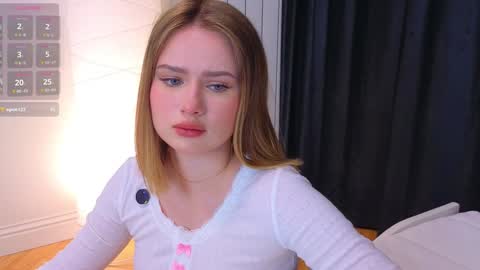 Snapshot of kittymeow_xxx chatting on December 2, 2:56 pm Sofia online show from December 2, 2:56 pm