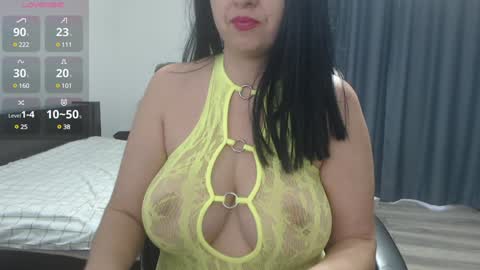 kittyonfiree online show from December 16, 8:31 am