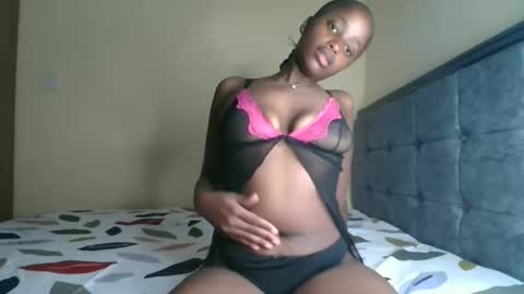 Kittypettite online show from November 18, 3:05 pm