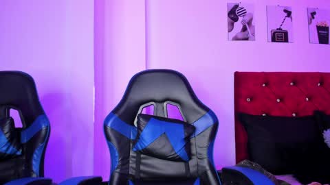 kitty online show from April 6, 5:47 pm