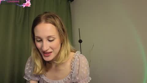 Kate online show from September 18, 9:33 am