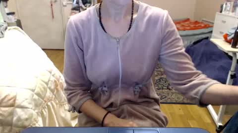 KiuminBerry online show from November 9, 10:24 am