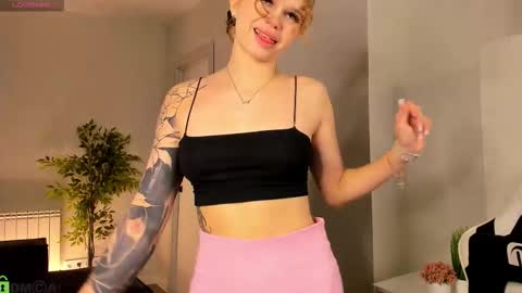 Snapshot of kivaa_rice chatting on February 6, 1:54 am Kivaa Rice GTM2 0300am-945am Mon Wed Thu Fri Sat. online show from February 6, 1:54 am