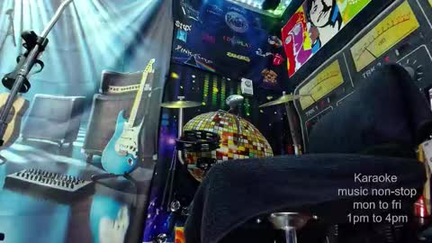 kiveuxmakeu online show from December 5, 5:53 pm