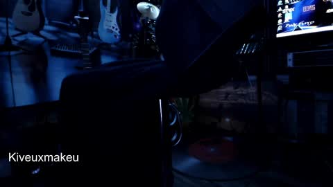 kiveuxmakeu online show from April 5, 3:15 am