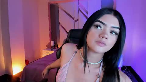 Snapshot of kiwi_lov23 chatting on November 19, 11:43 am Kiwi online show from November 19, 11:43 am