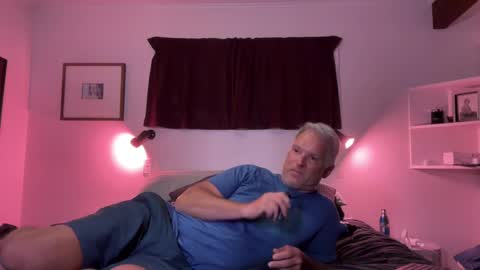Snapshot of kiwi_muso chatting on January 10, 10:28 am Silver Fox Daddy online show from January 10, 10:28 am