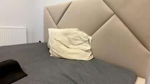 kiwigray online show from January 19, 2:21 pm