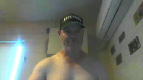 kiwiguy19773 online show from December 2, 5:48 am