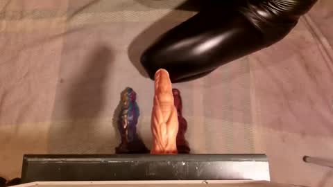 Snapshot of klamstrakur1 chatting on October 11, 9:24 pm klamstrakur1 online show from October 11, 9:24 pm