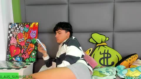 Snapshot of klaus_sunrise_xx chatting on December 21, 11:33 am KLAUS online show from December 21, 11:33 am