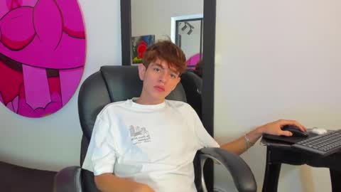 Snapshot of klaus_sunrise_xx chatting on January 18, 1:08 am KLAUS online show from January 18, 1:08 am