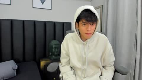 Snapshot of klaus_sunrise_xx chatting on February 22, 6:39 am KLAUS online show from February 22, 6:39 am
