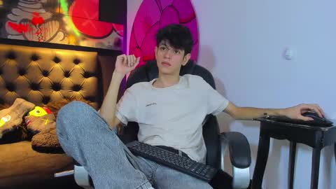 Snapshot of klaus_sunrise_xx chatting on October 20, 6:58 am KLAUS online show from October 20, 6:58 am