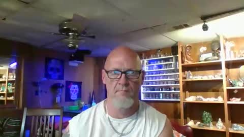 MrKleeen online show from April 2, 11:24 pm