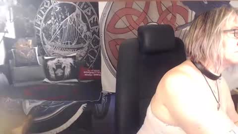 Michelle online show from November 19, 7:52 am