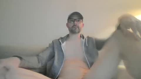 kleinyves online show from April 19, 5:34 pm