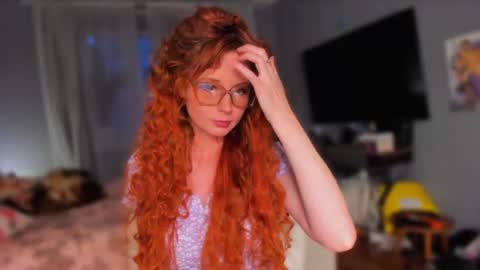 Snapshot of klementinagirl chatting on June 10, 8:08 pm Klementinafanslyklementina6661 online show from June 10, 8:08 pm