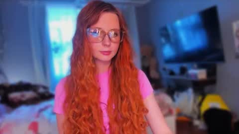 Snapshot of klementinagirl chatting on June 11, 4:27 pm Klementinafanslyklementina6661 online show from June 11, 4:27 pm