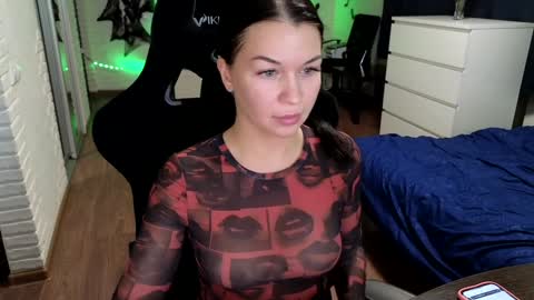 Alisa.         online show from December 13, 9:52 pm