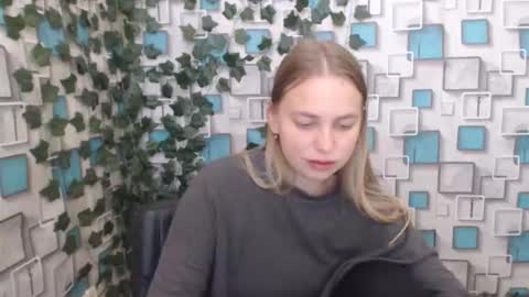 klerkarina online show from September 21, 4:47 am