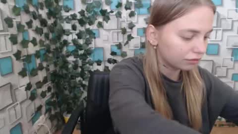 klerkarina online show from September 25, 5:55 am
