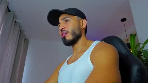 Snapshot of klinsmannwalton chatting on October 20, 11:54 am klinsmannwalton online show from October 20, 11:54 am