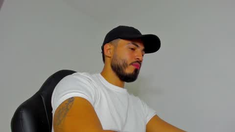 Snapshot of klinsmannwalton chatting on October 22, 2:50 pm klinsmannwalton online show from October 22, 2:50 pm