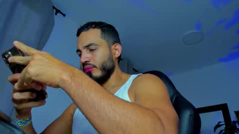 Snapshot of klinsmannwalton chatting on October 27, 11:14 am klinsmannwalton online show from October 27, 11:14 am