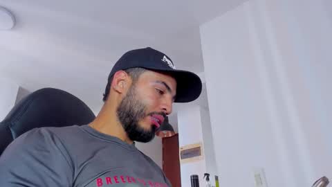 Snapshot of klinsmannwalton chatting on November 5, 7:25 pm klinsmannwalton online show from November 5, 7:25 pm