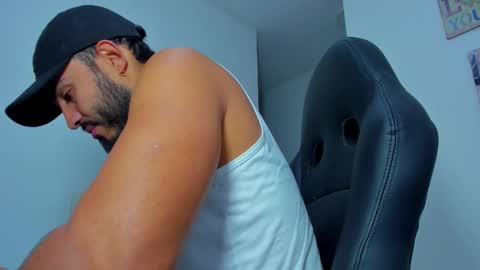 Snapshot of klinsmannwalton chatting on November 15, 11:07 am klinsmannwalton online show from November 15, 11:07 am