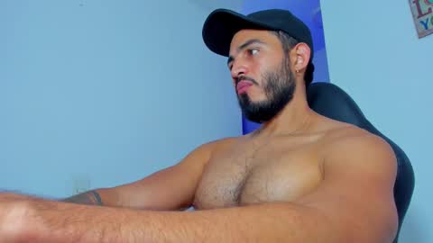 Snapshot of klinsmannwalton chatting on November 17, 3:34 am klinsmannwalton online show from November 17, 3:34 am